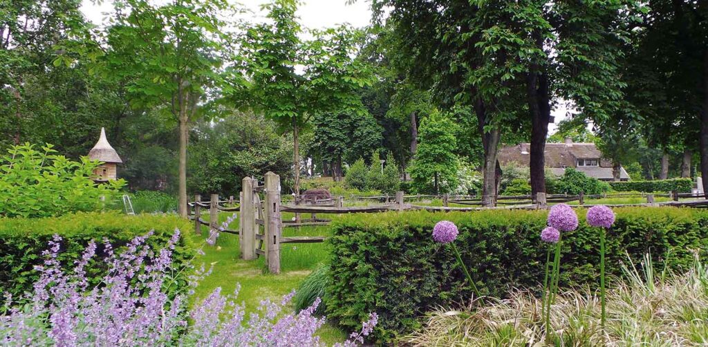 Coherente boerderijtuin Nijverdal